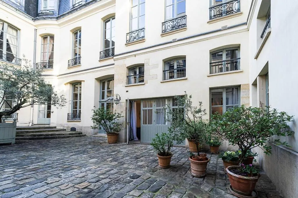 Place Des Vosges-marrais Apartment Paris