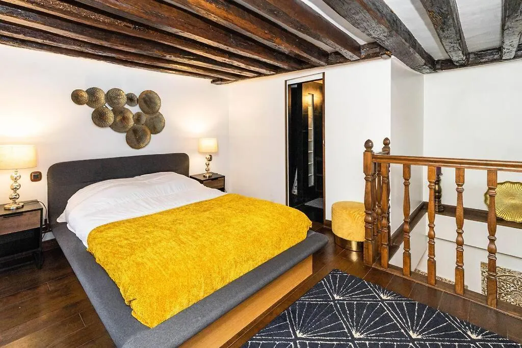 Apartment Place Des Vosges-marrais Paris